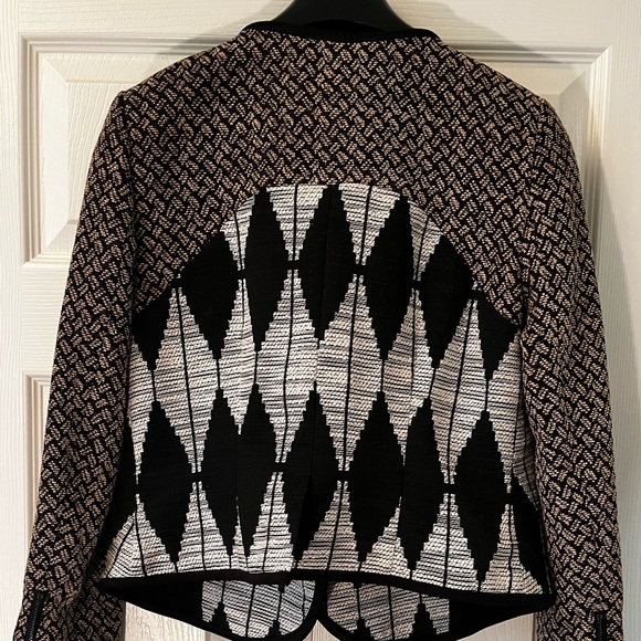 Rachel Roy cropped double breasted jacket, jacquard motif. - Picture 2 of 6